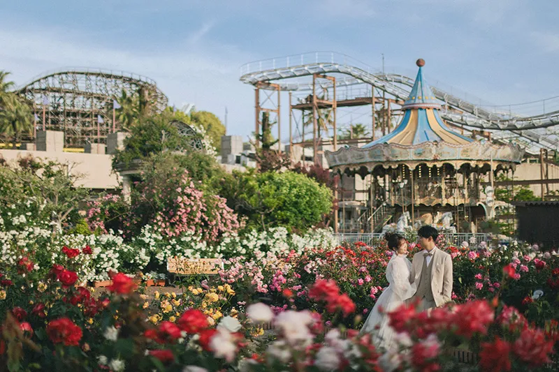 Summer Theme Park photo wedding 1