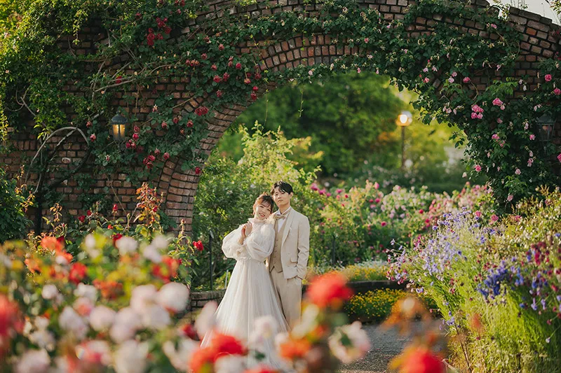 Summer Theme Park photo wedding 3