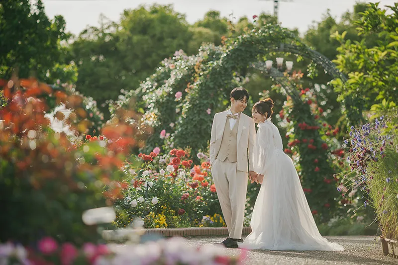 Summer Theme Park photo wedding 4