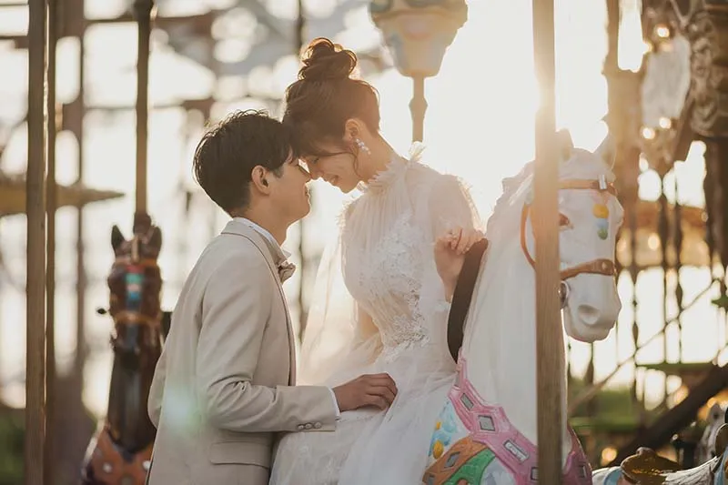 Summer Theme Park photo wedding 4